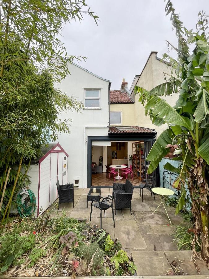 Сasa de vacaciones Colourful 3bd With Garden In Southville